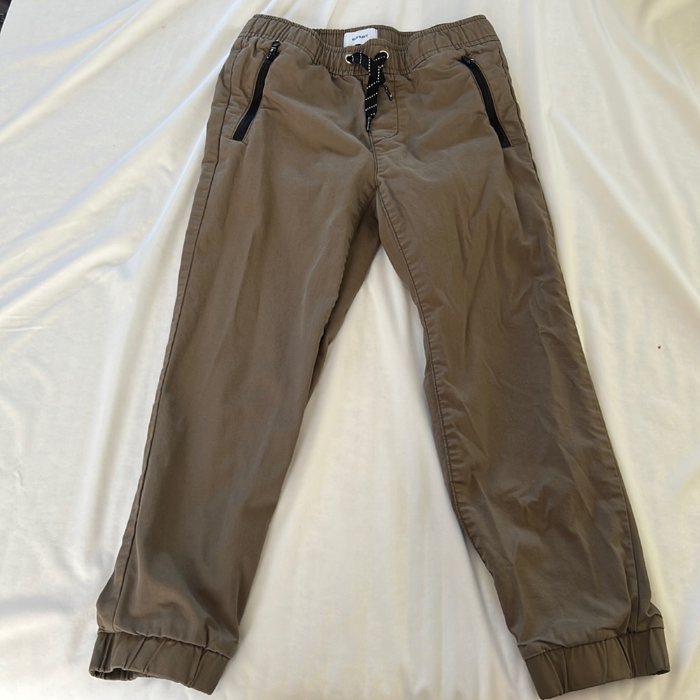 Old Navy woven pull on joggers. Light fabric, zippered pockets. S (6-7) Like new